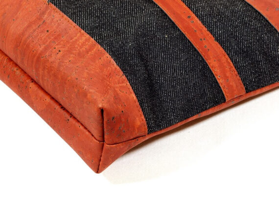 Detalle de bolso de corcho artesanal